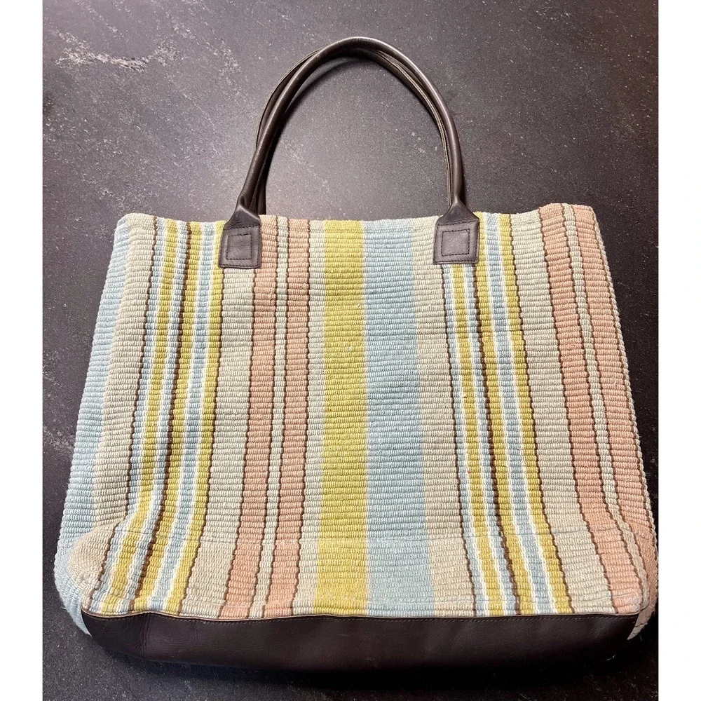 TOTE handbag DASH & ALBERT Blue &‎ Green Stripe 20'' x 16'' Leather Handles